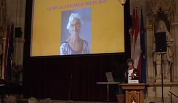 Naomi Feil receives the Alois Alzheimer Award